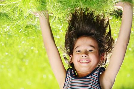 4 Beneficios de jugar al aire libre para niños y niñas | Juguetes de madera ecológicos, educativos y originales