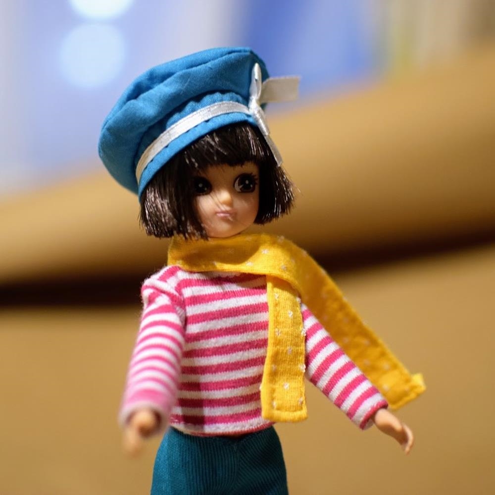 Muñeca Lottie | Artista