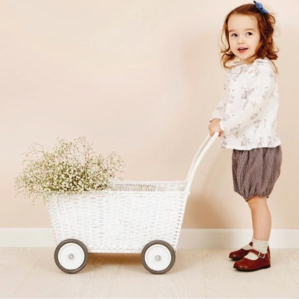 Carrito de muñecas de ratán | Olli Ella | Kamchatka Magic Toys