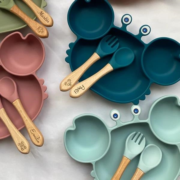 Plato de silicona y cubiertos para bebés | KamchatkaToys