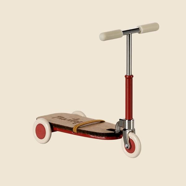 Kick Board - Patinete Rojo para ratones | Maileg | KamchatkaToys
