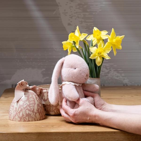 Huevo de Pascua con Conejo Powder  | Maileg | Peluches únicos