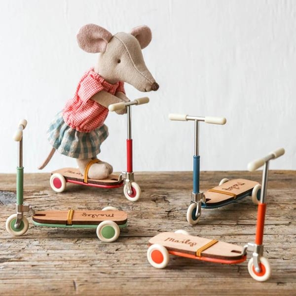 Kick Board - Patinete Rojo para ratones | Maileg | KamchatkaToys