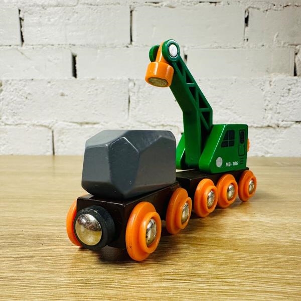 Grúa con vagón Clever | Trenes Brio | Kamchatka Magic Toys